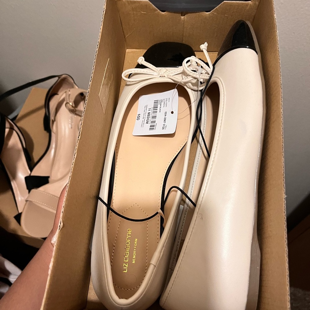 Liz Claiborne Ballerina Flats NWT